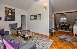 Nice Apartment In Makarska With Wifi