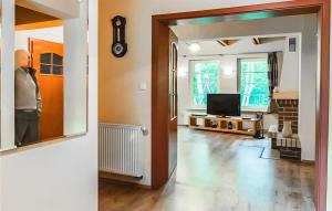 Cozy Home In Pobierowo With Wifi