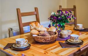 Cozy Home In Pobierowo With Wifi