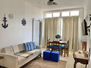 Apê 50m da Praia c 2 Quartos com WI-FI 250Mps