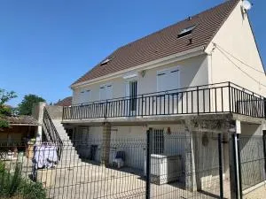 Maison 2 chambre, salon, 5 couchage 57 rue du drain 95480 Pierrelaye - 孔夫朗-圣奥诺里讷