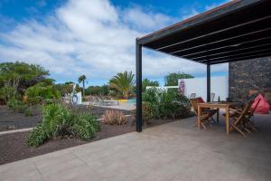 Wind Wave 28B - Heated & Shared pool