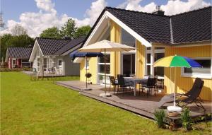 Stunning Home In Krems Ii-warderbrck With 3 Bedrooms, Sauna And 