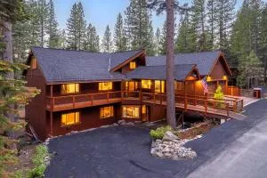 2 Mi to Beach Expansive Tahoe Escape with Hot Tub! - Reno