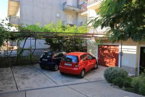 Apartments with a parking space Podstrana, Split - 17586