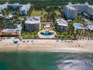 Ocean Front Condo with Pool Sleeps 6 Adults-Quinta del Mar 203