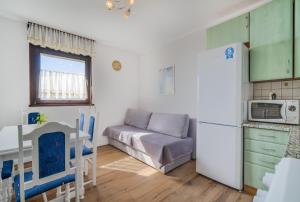 Apartments with WiFi Rijeka - 17629