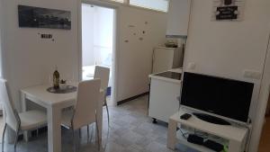 Apartments with parking space Rijeka - 17663