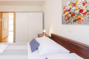 Family-friendly apartments with swimming pool Gornji Tucepi, Makarska - 17686