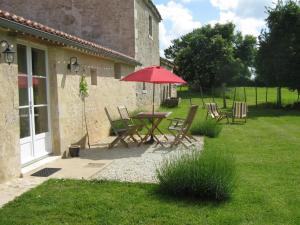 Maisons de vacances Gite Auchay-sur-Vendee, 3 pieces, 6 personnes - FR-1-426-96 : photos des chambres