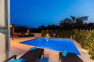 Family friendly apartments with a swimming pool Businci, Ciovo - 17737