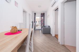 Apartment Rab 17684a