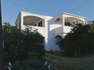 Seaside apartments with a swimming pool Pag - 17752 - 戈斯皮奇