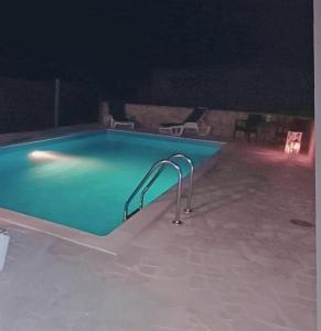 Seaside apartments with a swimming pool Pag - 17752