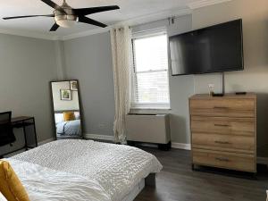 Home Away from Home Condo Downtown ATL 16th floor