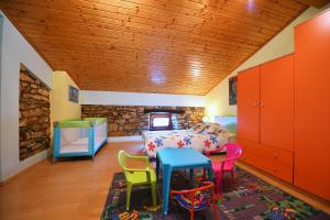 Family friendly house with a swimming pool Marici, Labin - 17820