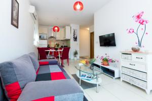 Apartments and rooms with parking space Grebastica, Sibenik - 17831