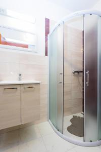 Apartments and rooms with parking space Grebastica, Sibenik - 17831