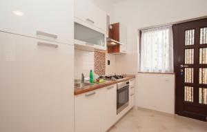 Apartments by the sea Punat, Krk - 17857