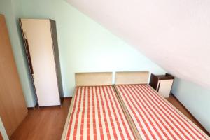Apartments with WiFi Makarska  17906