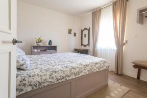 Apartments with a parking space Hum, Central Istria - Sredisnja Istra - 17921 