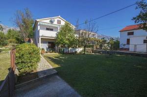 Apartments with a parking space Seline, Paklenica - 17922