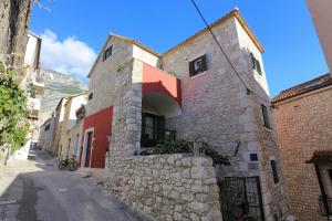 Apartments by the sea Makarska - 17903