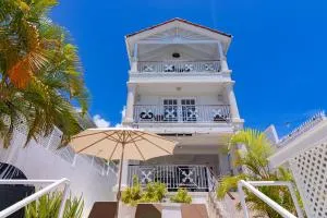 Bianca Bay 3 Bedroom West Coast Beach Front Villa - Prospect