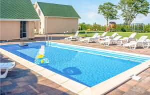Beautiful home in Sianw with 2 Bedrooms WiFi and Outdoor swimming pool