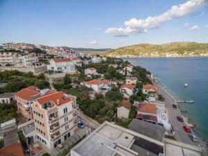 Apartments by the sea Rogoznica - 17978