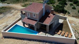 Family friendly house with a swimming pool Pridraga - Cuskijas, Novigrad - 17774 