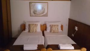 Apartments by the sea Novalja, Pag - 17859