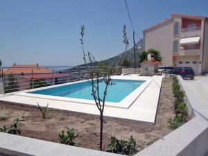 Family friendly apartments with a swimming pool Klis, Split - 17987