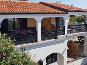 Apartments by the sea Mandre, Pag - 18047 