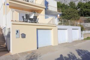 Apartments by the sea Zaostrog, Makarska - 18029