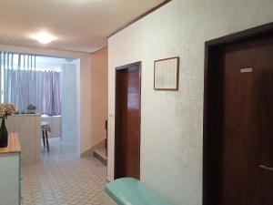 Apartments and rooms with parking space Makarska - 18028