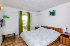 One-Bedroom Apartment with Balcony and Sea View room in Family friendly seaside apartments Dingac - Borak Peljesac - 18060