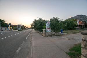 Apartments and rooms with parking space Starigrad, Paklenica - 18034