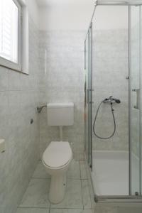 Apartments with a parking space Bibinje, Zadar - 18090