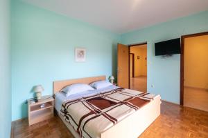 Apartments with a parking space Bibinje, Zadar - 18090