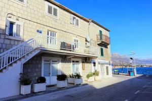 Apartments by the sea Kastel Novi, Kastela - 18118