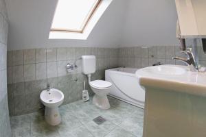 Apartments for families with children Otocac, Velebit - 18109