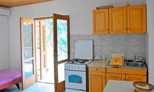 Apartments by the sea Ivan Dolac, Hvar - 18100