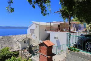 Apartments by the sea Pisak, Omis - 18141