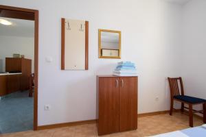 Apartments by the sea Igrane, Makarska - 18069