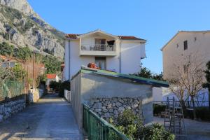 Apartments by the sea Gradac, Makarska - 18151 