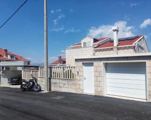 Apartments and rooms with parking space Dubrovnik - 18161