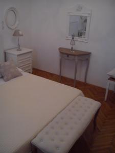 Apartments with parking space Vodice - 18179