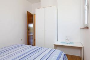 Apartments by the sea Karbuni, Korcula - 18137