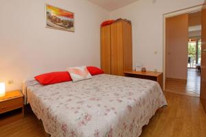 Apartments by the sea Karbuni, Korcula - 18137